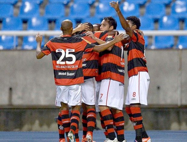 Brasileiro 2012 - Flamengo 3 X 1 Coritiba - 4ª Rodada