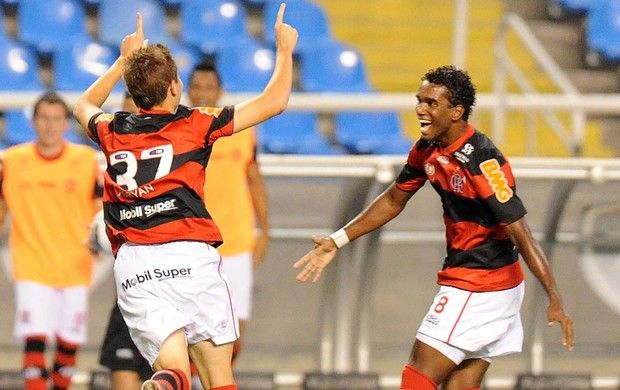 Brasileiro 2012 - Flamengo 3 X 2 Atletico-go - 7ª Rodada