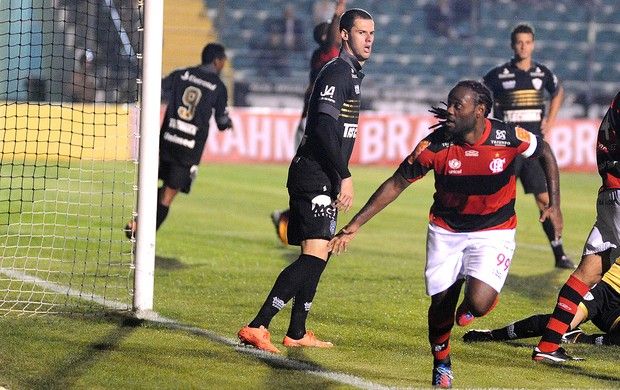 Brasileiro 2012 - Figueirense-sc 0 X 2 Flamengo - 15ª Rodada