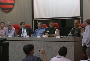 Coletiva ao Vivo: Operação Especial para Flamengo X Emelec-equ